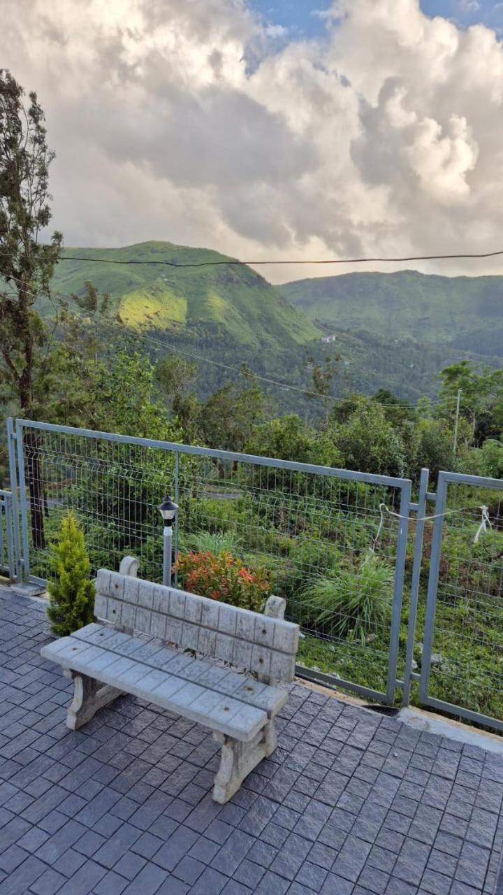 M R Holiday Home Vagamon Eksteriør billede